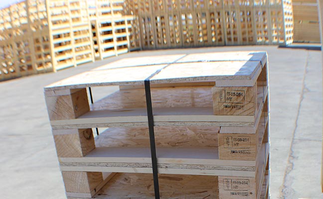 Bancali e palltes in legno