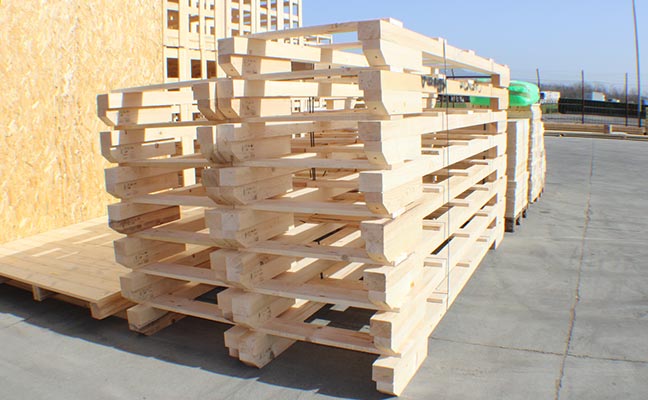 Bancali e palltes in legno