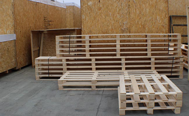 Bancali e palltes in legno