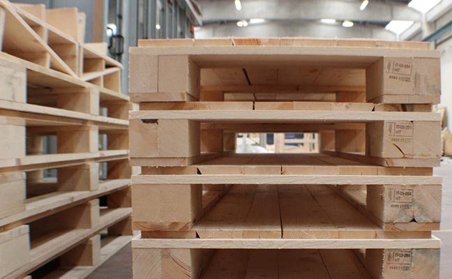 Bancali e palltes in legno